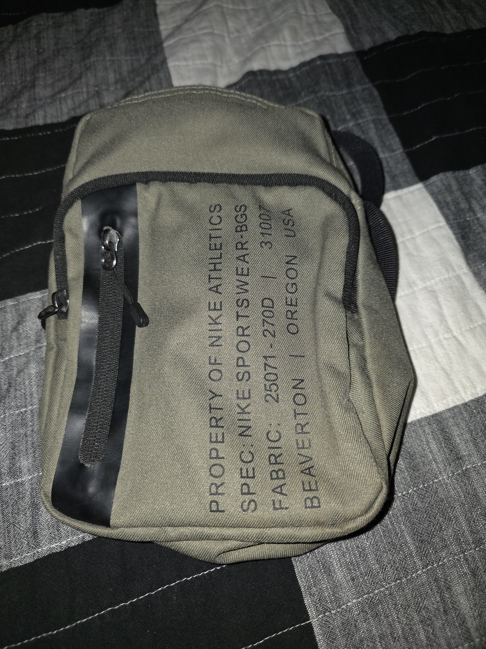 Nike Olive Green Men’s Belt Bag with Front Zip